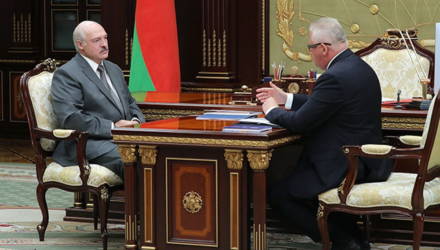 Лукашенко требует не перегружать детей домашними заданиями