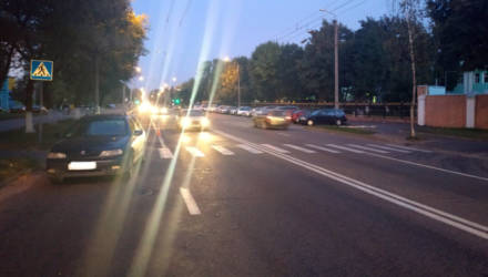 В Гомеле сбили 22-летнюю девушку, которая перебегала дорогу по пешеходному переходу
