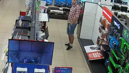 Гомельчанин два месяца обворовывал магазин в Минске, чтобы делать ставки в букмекерских конторах
