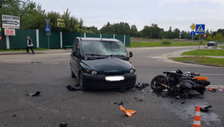В Гомеле водитель авто не уступил дорогу мотоциклисту – байкера впечатало в лобовое