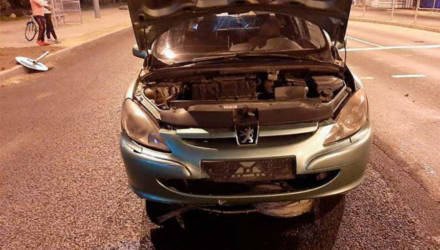 В Гомеле водитель повредил авто на дороге и получил штраф. ГАИ: "Сам виноват"