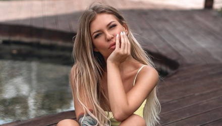 Рита Дакота выложила фото в нижнем белье на пляже