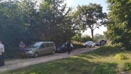 Жестокое убийство потрясло Гомельщину. Пьяный мужчина привёл осиротевшего мальчика на ж/д станцию, сел в поезд и уехал