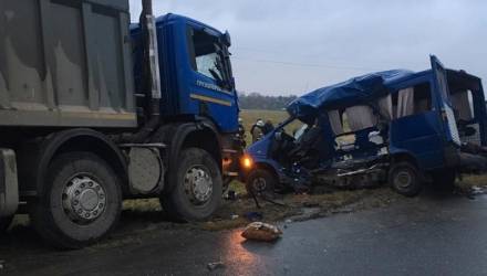 «Я очнулся, когда других вытаскивали». В ДТП под Калугой погибли белорусы, которые возвращались со строек Сибири
