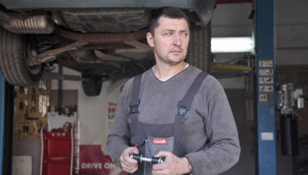 Мнение автомеханика: "Всю жизнь люди "колхозили" в гаражах, а тут на тебе!.."