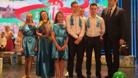 Семья Никитиных из Гомельского района заняла второе место на конкурсе «Семья года»