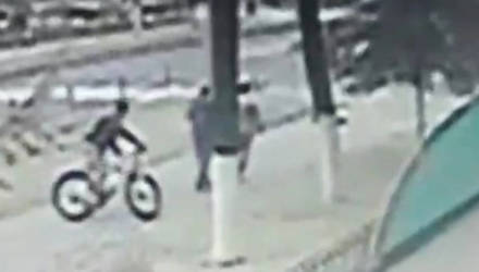 В Гомеле велосипедист сбил женщину и скрылся. Его ищут