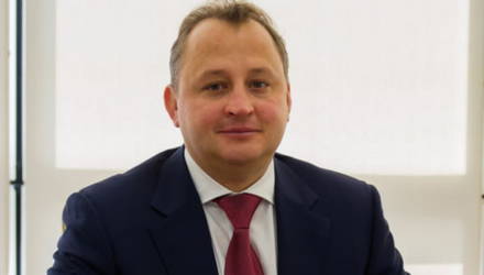 Топ-менеджер "Вертолётов России" выпал из окна, засмотревшись на белок