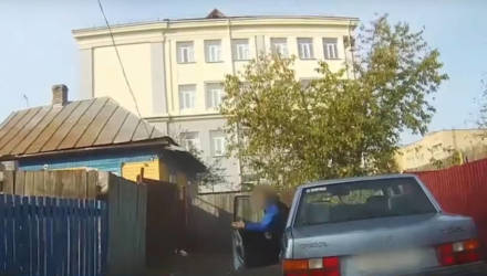 В Мозыре бесправник на Volvo отчаянно скрывался от погони ГАИ, но заехал в тупик – видео