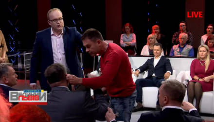 Украинского журналиста обвинили в "работе на ФСБ" и схватили за ухо в телеэфире