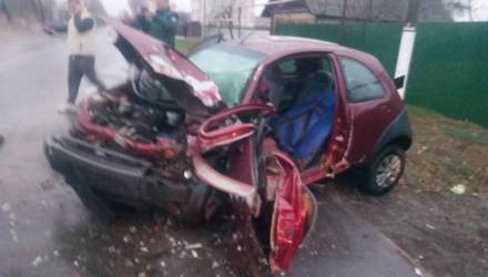 ДТП в Буда-Кошелёво: женщину из покорёженной иномарки извлекали спасатели