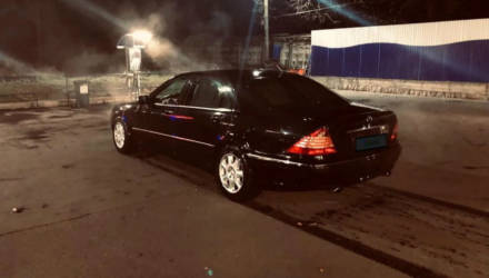 "Мамой клянусь, Лукашенко ездил". В Осетии продают бронированный Mercedes-Benz S-класса