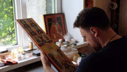 «Я рисовал граффити на заброшках и гаражах». Путь от стрит-арта – к созданию икон