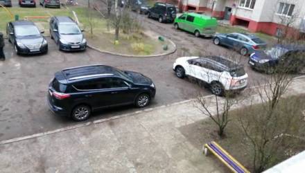 Geely SX11 появится на белорусском рынке в феврале, но кроссовер уже замечен на дорогах