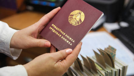 ИП и другие наниматели из числа физлиц больше не будут заполнять трудовые книжки своих работников