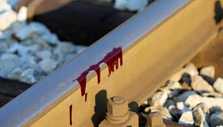 В Буда-Кошелевском районе поезд сбил насмерть 16-летнюю девочку