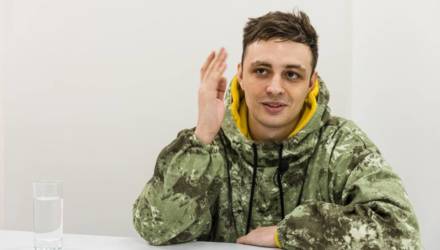 «Учителя меня недолюбливали и говорили, что я буду дворником». Гомельчанин Мэвл про сетевой маркетинг, профессию автокрановщика и «Патамушку»