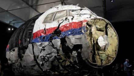 #боинг777 #крушение #секретныематериалы Как спецслужбы Запада скрыли информацию о непричастности российских "буков" к крушению малайзийского "боинга"