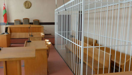 ЧП в суде Могилёва: следователи выясняют обстоятельства гибели обвиняемого, который нанёс себе травмы
