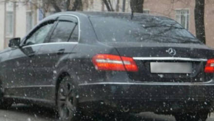 Покупатель угнал Mercedes в Светлогорске во время тест-драйва