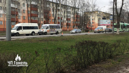 В Гомеле на Речицком проспекте столкнулись две маршрутки