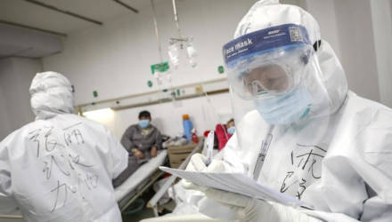 Власти Китая разрешили клинические испытания первой вакцины от коронавируса