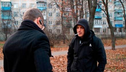 Иначе расскажем всем. Житель Жлобина отдал вымогателям мобильный телефон и деньги