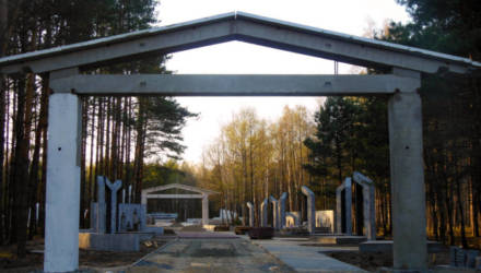 Посмотрели, как возводят мемориал на месте Олы