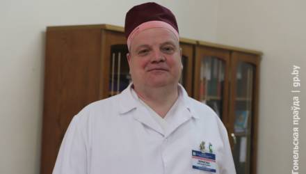 Прослушать лёгкие пациента — искусство: гомельский реаниматолог рассказал, что такое смена в "грязной" зоне