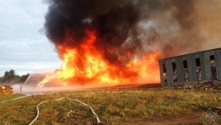 В Гомеле для тушения пламени на предприятии применялся пожарный поезд