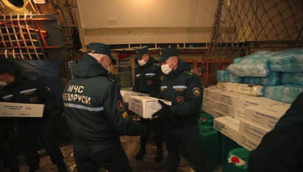 Узбекистан прислал в Беларусь самолёт с масками и защитными средствами