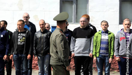 Сколько парней Гомельщины пойдут в армию в мае и что их ждет: интервью с военным комиссаром области Андреем Кривоносовым