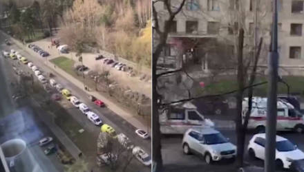 Пробка из машин "скорой помощи" с больными коронавирусом в Москве попала на видео