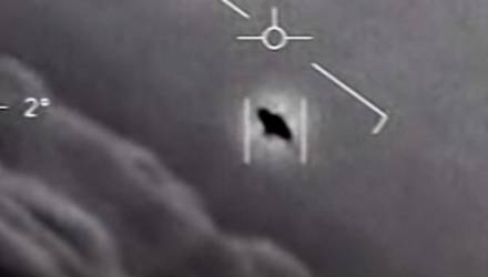 Пентагон опубликовал три видео с НЛО и признал их подлинность