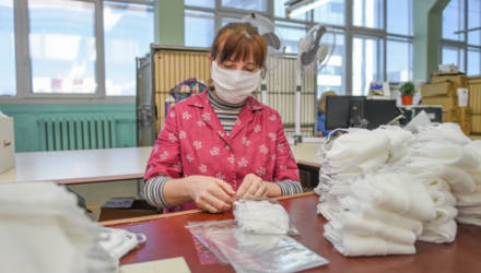 За март на гомельском ОАО "8 Марта" изготовили почти 300 тысяч масок