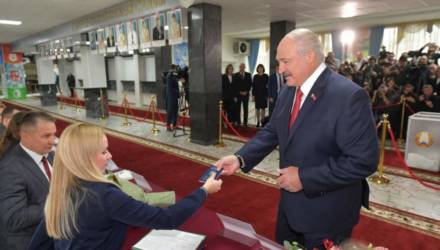 Лукашенко пообещал провести президентские выборы честно и порядочно