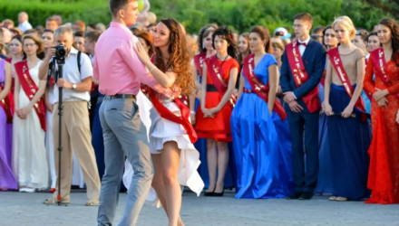Стало известно, когда пройдут последние звонки и выпускные в этом году