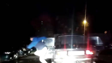 В Гомеле сотрудники ГАИ задержали пьяного бесправника - водителя "Жигулей", который после погони пытался убежать