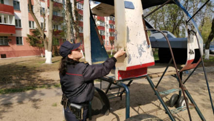 В Советском районе Гомеля сотрудники ИДН проверяют детские площадки