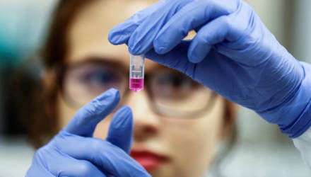 В США заявили об успешном испытании на людях вакцины от COVID-19