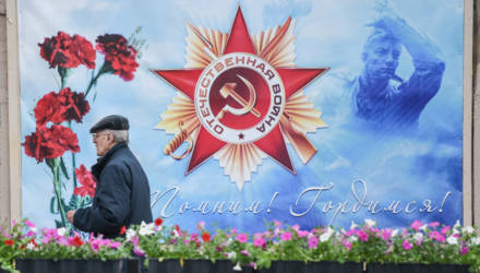 Фотофакт: цветочные штрихи в облик города к празднику