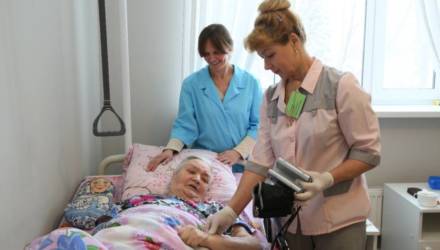 В Беларуси выстроят систему долечивания пожилых после коронавируса