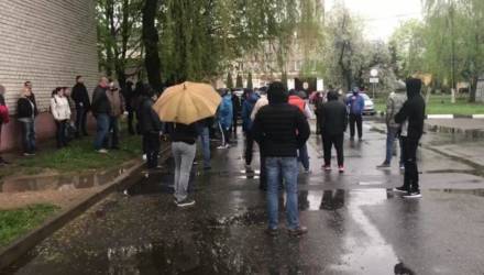 Задержанного блогера Тихановского перевезли в Гомель
