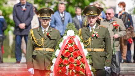 Не забудем ратный подвиг… на Аллее героев прошёл торжественный митинг