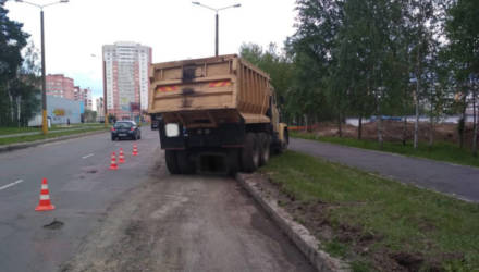 В Гомеле водитель погиб под колёсами своего грузовика