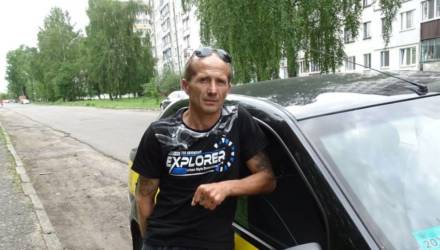 «Раздеваться было некогда, сбросил тапки и всё». Белорусский таксист спас тонувшую девочку