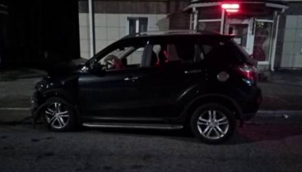 Мозырянин со смертельной дозой алкоголя в крови на китайском авто врезался в бордюр: отлетевшее колесо попало в прохожих