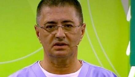 Доктор Мясников рассказал, какие родинки могут переродиться в рак кожи