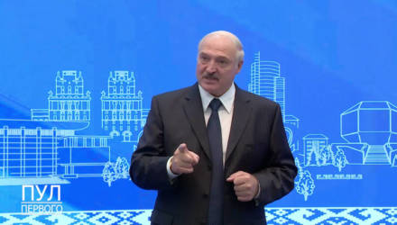 Лукашенко пообещал "навести порядок" со свободой слова в Беларуси