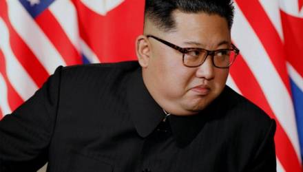 СМИ: Ким Чен Ын взорвал офис в Кэсоне из-за порнолистков с женой